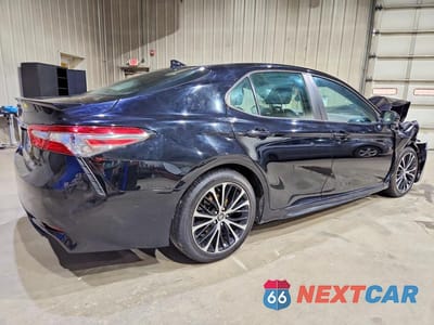 Trzecie zdjęcie samochodu z tyłu: 2018 TOYOTA CAMRY HYBRID SE VIN:4T1B21HK2JU002479 - miniatura
