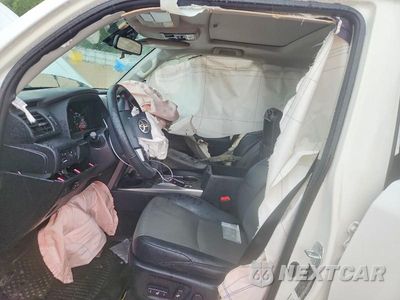 Zdjęcie 7 z 13 samochodu: 2020 TOYOTA 4RUNNER SR5 PREMIUM VIN:JTEBU5JR9L5825190 - miniatura