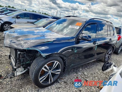 2025 BMW X7 M60I 5UX33EM01S9W24690 - główne zdjęcie licytacji z USA - miniatura