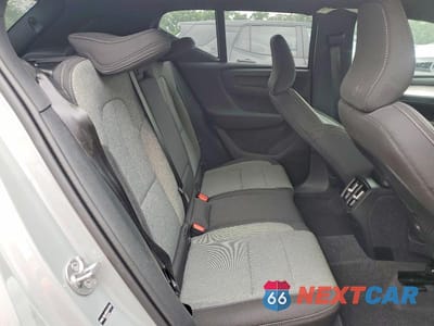Zdjęcie 11 z 13 samochodu: 2025 VOLVO XC40 CORE VIN:YV4L12UJ9S2515754 - miniatura