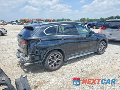Trzecie zdjęcie samochodu z tyłu: 2021 BMW X1 XDRIVE28I VIN:WBXJG9C0XM5T01970 - miniatura