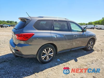 Trzecie zdjęcie samochodu z tyłu: 2018 NISSAN PATHFINDER SL VIN:5N1DR2MN9JC633309 - miniatura