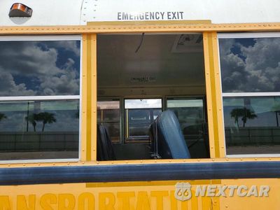Zdjęcie 9 z 10 samochodu: 2014 IC CORPORATION CE SERIES SCHOOL - SCHOOL BUS VIN:4DRBUAAN0EB486782 - miniatura