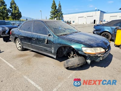 Czwarte zdjęcie samochodu z boku: 2000 HONDA ACCORD SE VIN:JHMCG5672YC013996 - miniatura