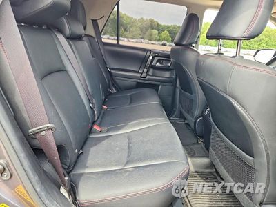Zdjęcie 10 z 12 samochodu: 2019 TOYOTA 4RUNNER TRD OFF-ROAD PREMIUM VIN:JTEBU5JR0K5632716 - miniatura
