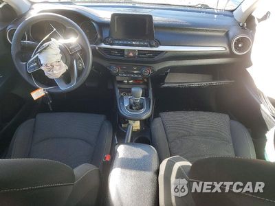 Zdjęcie 8 z 12 samochodu: 2019 KIA FORTE FE VIN:3KPF24AD8KE097293 - miniatura