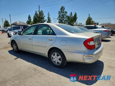 Drugie zdjęcie samochodu z przodu: 2002 TOYOTA CAMRY LE VIN:JTDBE32K320020966 - miniatura