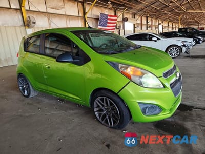 Czwarte zdjęcie samochodu z boku: 2014 CHEVROLET SPARK 1LT VIN:KL8CD6S91EC478703 - miniatura