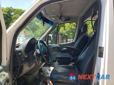 Zdjęcie 7 z 13 samochodu: 2016 MERCEDES-BENZ SPRINTER 3500 VAN WITH BUCKET LIFT VIN:WD3PF3DC8GP276943 - miniatura