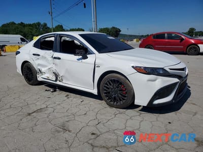 Czwarte zdjęcie samochodu z boku: 2023 TOYOTA CAMRY SE VIN:4T1G11AK3PU819407 - miniatura