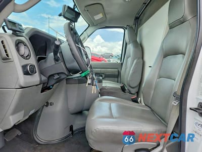 Zdjęcie 7 z 13 samochodu: 2023 FORD E350 REFRIGERATED BOX TRUCK VIN:1FDWE3FK5PDD14778 - miniatura