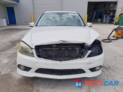 Piąte zdjęcie samochodu w środku: 2010 MERCEDES-BENZ C 300 VIN:WDDGF5EB6AF376176 - miniatura