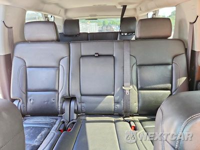 Zdjęcie 10 z 13 samochodu: 2018 CHEVROLET SUBURBAN C1500 LT VIN:1GNSCHKC7JR303741 - miniatura