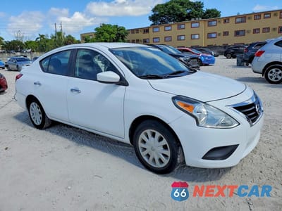 Czwarte zdjęcie samochodu z boku: 2017 NISSAN VERSA 1.6 SV VIN:3N1CN7AP8HK412533 - miniatura