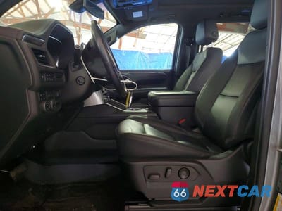 Zdjęcie 7 z 13 samochodu: 2022 CHEVROLET SUBURBAN K1500 Z71 VIN:1GNSKDKL4NR118810 - miniatura