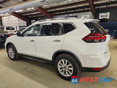 Drugie zdjęcie samochodu z przodu: 2018 NISSAN ROGUE SV VIN:KNMAT2MV3JP531196 - miniatura
