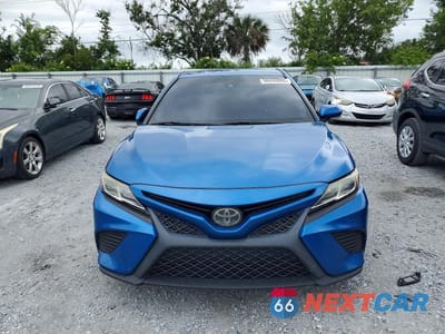 Piąte zdjęcie samochodu w środku: 2018 TOYOTA CAMRY SE VIN:4T1B11HK2JU080277 - miniatura