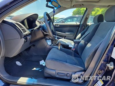 Zdjęcie 7 z 13 samochodu: 2006 HONDA ACCORD LX VIN:1HGCM66316A051534 - miniatura