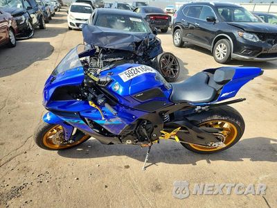 Trzecie zdjęcie samochodu z tyłu: 2024 YAMAHA YZFR1 VIN:JYARN66E6RA003874 - miniatura