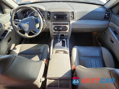 Zdjęcie 8 z 13 samochodu: 2007 JEEP GRAND CHEROKEE LAREDO VIN:1J8GR48K47C607232 - miniatura