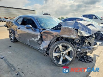 Czwarte zdjęcie samochodu z boku: 2019 DODGE CHALLENGER GT VIN:2C3CDZJG4KH541315 - miniatura