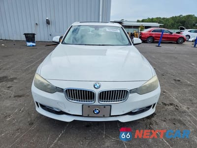 Piąte zdjęcie samochodu w środku: 2012 BMW 328 I VIN:WBA3A5C59CF341457 - miniatura