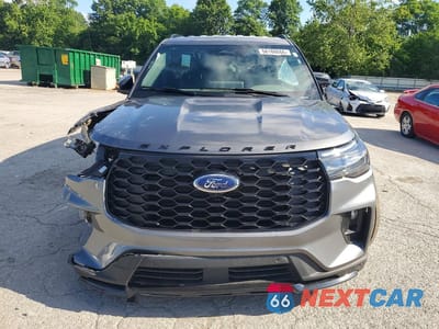 Piąte zdjęcie samochodu w środku: 2025 FORD EXPLORER ST-LINE VIN:1FMUK8KH7SGB66812 - miniatura