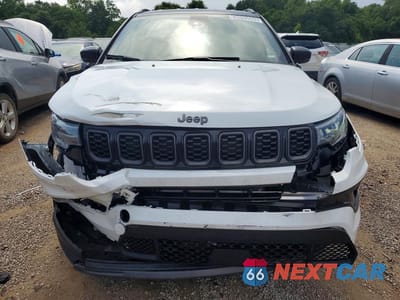 Piąte zdjęcie samochodu w środku: 2026 JEEP COMPASS LIMITED VIN:3C4NJDCN5TT184103 - miniatura