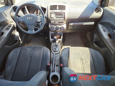 Zdjęcie 8 z 12 samochodu: 2011 SCION XD BASE VIN:JTKKU4B4XB1012991 - miniatura