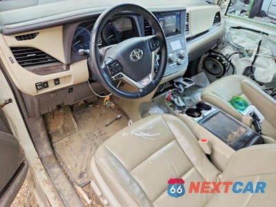 Zdjęcie 8 z 13 samochodu: 2015 TOYOTA SIENNA XLE 8-PASSENGER VIN:5TDYK3DC9FS652639 - miniatura