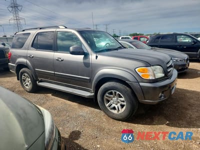 Czwarte zdjęcie samochodu z boku: 2004 TOYOTA SEQUOIA LIMITED VIN:5TDBT48A24S220392 - miniatura
