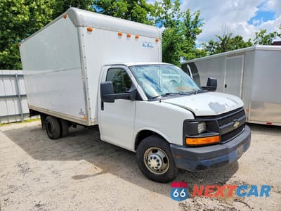 Czwarte zdjęcie samochodu z boku: 2010 CHEVROLET EXPRESS G3500 VIN:1GB6G3BG7A1129970 - miniatura