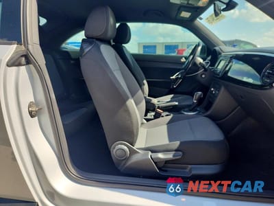 Zdjęcie 10 z 12 samochodu: 2017 VOLKSWAGEN BEETLE 1.8T VIN:3VWF17AT1HM616708 - miniatura