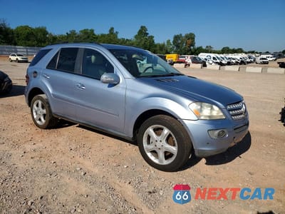 Czwarte zdjęcie samochodu z boku: 2008 MERCEDES-BENZ ML 350 VIN:4JGBB86E58A321862 - miniatura