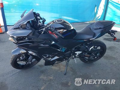 Trzecie zdjęcie samochodu z tyłu: 2025 KAWASAKI EX500 VIN:ML5EXGG15SDA70269 - miniatura