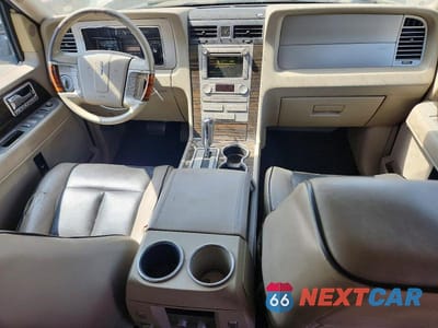 Zdjęcie 8 z 14 samochodu: 2009 LINCOLN NAVIGATOR VIN:5LMFU28549EJ00542 - miniatura