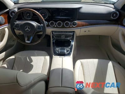 Zdjęcie 8 z 12 samochodu: 2017 MERCEDES-BENZ E 300 VIN:WDDZF4JB5HA175627 - miniatura