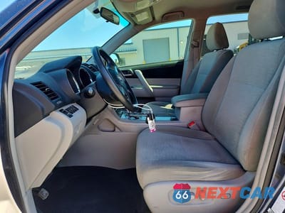 Zdjęcie 7 z 14 samochodu: 2012 TOYOTA HIGHLANDER BASE VIN:5TDZK3EH8CS085401 - miniatura