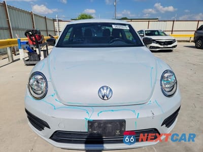Piąte zdjęcie samochodu w środku: 2017 VOLKSWAGEN BEETLE 1.8T VIN:3VWF17AT1HM616708 - miniatura