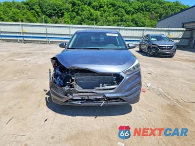 Piąte zdjęcie samochodu w środku: 2018 HYUNDAI TUCSON SE VIN:KM8J2CA48JU756814 - miniatura