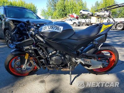 Trzecie zdjęcie samochodu z tyłu: 2026 APRILIA RSV4 1100 VIN:ZD4XPUA02TS000143 - miniatura