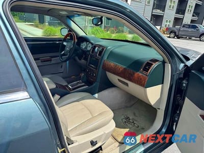 Zdjęcie 13 z 14 samochodu: 2006 CHRYSLER 300 C VIN:2C3KA63H26H117663 - miniatura