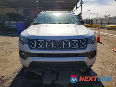 Piąte zdjęcie samochodu w środku: 2025 JEEP COMPASS LIMITED VIN:3C4NJDCN9ST505042 - miniatura