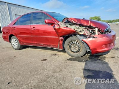 Czwarte zdjęcie samochodu z boku: 2005 TOYOTA CAMRY LE VIN:4T1BE32K25U077541 - miniatura