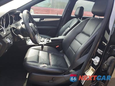 Zdjęcie 7 z 12 samochodu: 2012 MERCEDES-BENZ C 250 VIN:WDDGF4HBXCA622829 - miniatura