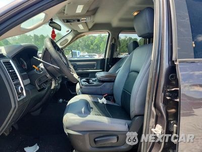 Zdjęcie 7 z 12 samochodu: 2018 RAM 1500 SLT VIN:1C6RR7GG4JS128005 - miniatura