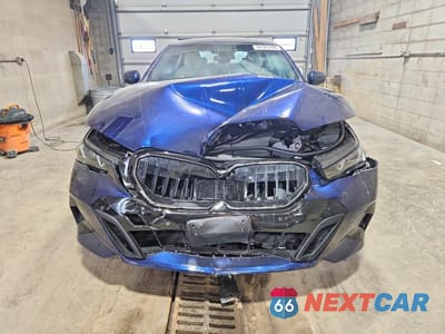Piąte zdjęcie samochodu w środku: 2026 BMW 550 XE VIN:WBA13FK00TCW71521 - miniatura