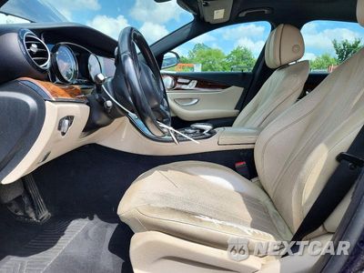 Zdjęcie 25 z 48 samochodu: 2017 MERCEDES-BENZ E 300 4MATIC VIN:WDDZF4KB6HA012791 - miniatura