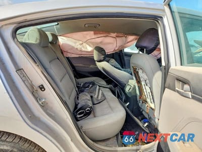 Zdjęcie 10 z 12 samochodu: 2017 HYUNDAI ELANTRA SE VIN:KMHD74LF7HU087593 - miniatura