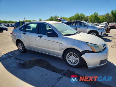 Czwarte zdjęcie samochodu z boku: 2009 FORD FOCUS SE VIN:1FAHP35N39W194303 - miniatura